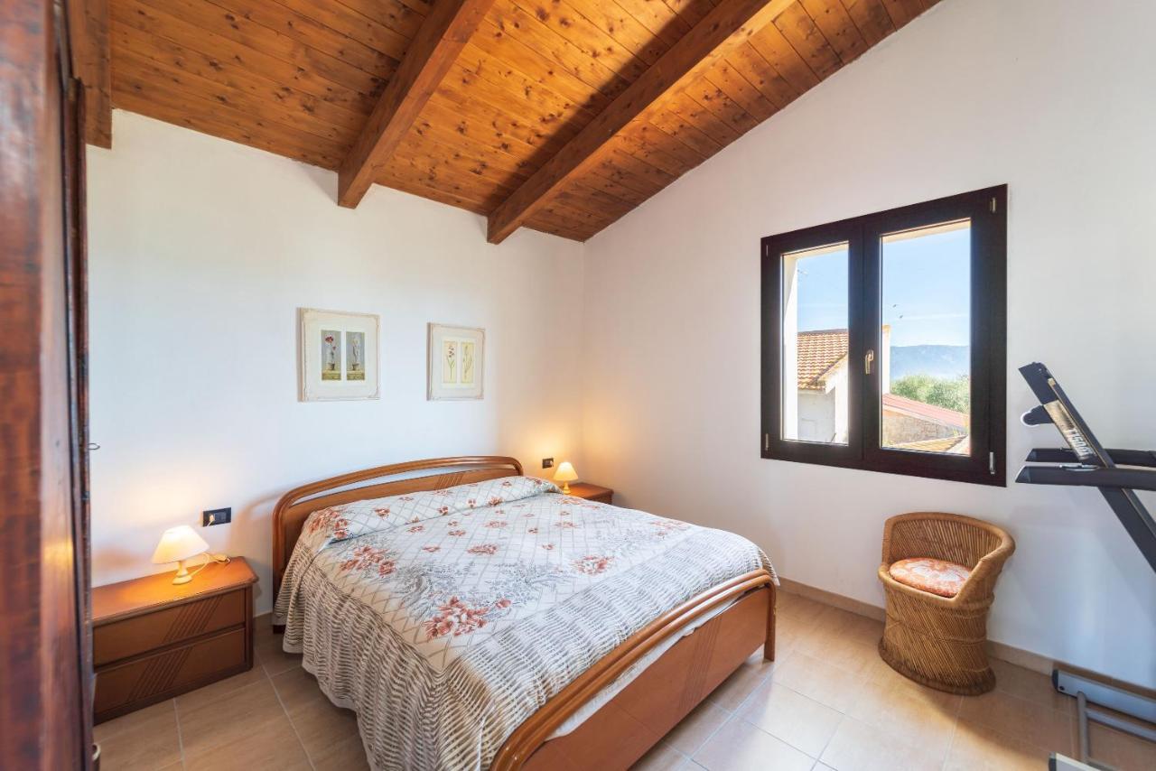 Villa Immersa Nella Natura Perfugas ภายนอก รูปภาพ